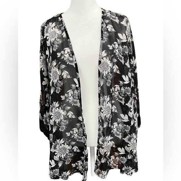 Papermoon designed Exclusively for Stitch Fix black/white kimono style top sz S - Picture 1 of 6
